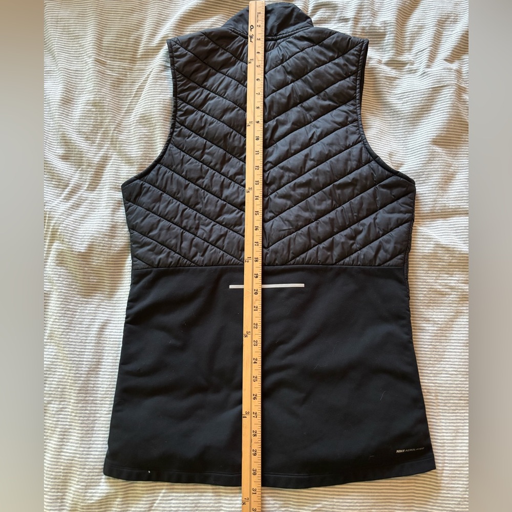 Nike Aerolayer Black and Silver Running Vest - Picture 3 of 8